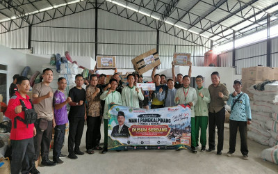 MAN 1 Pangkalpinang Salurkan Bantuan Donasi secara Langsung kepada Korban Kebakaran Dusun Serdang
