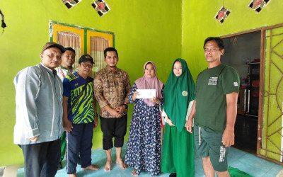 Wujud Kepedulian, MAN 1 Pangkalpinang Salurkan Bantuan untuk Livia Tenita Korban Kebakaran
